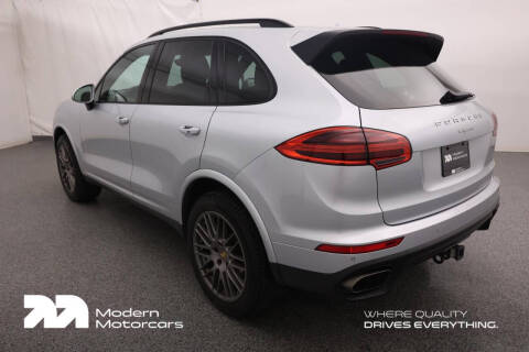 2017 Porsche Cayenne Platinum Edition