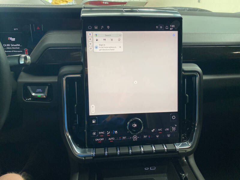 2025 GMC Yukon Elevation