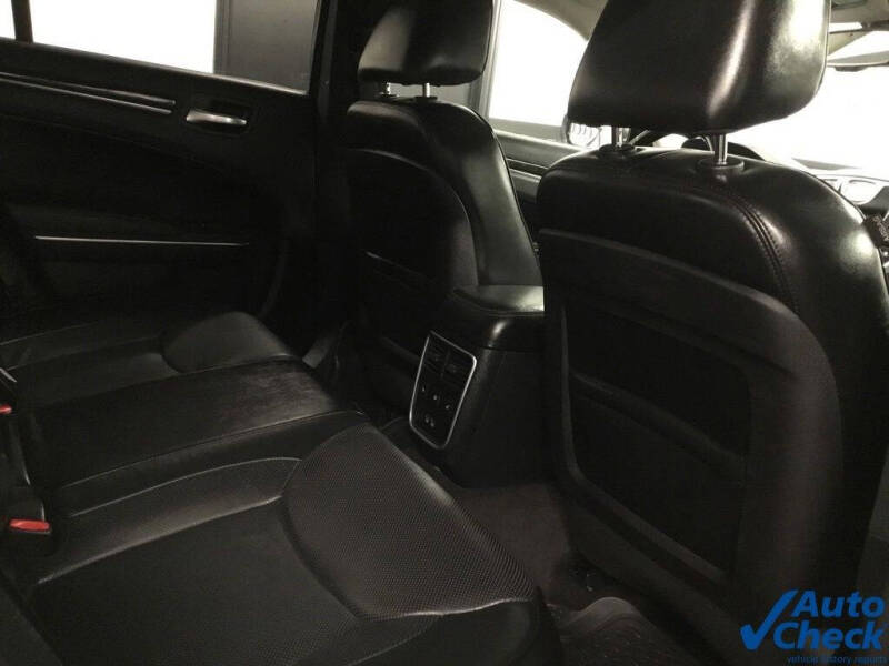 2017 Chrysler 300 C