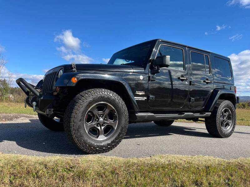 2012 Jeep Wrangler Unlimited Sahara photo 2