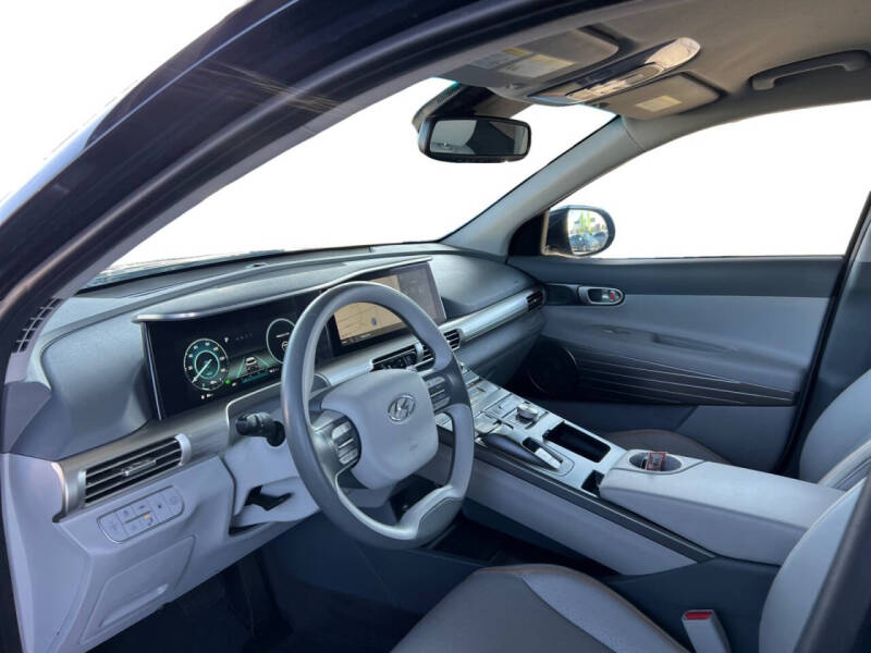 2022 Hyundai Nexo Blue