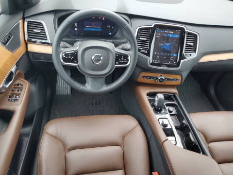 2024 Volvo XC90 B5 Plus Bright Theme