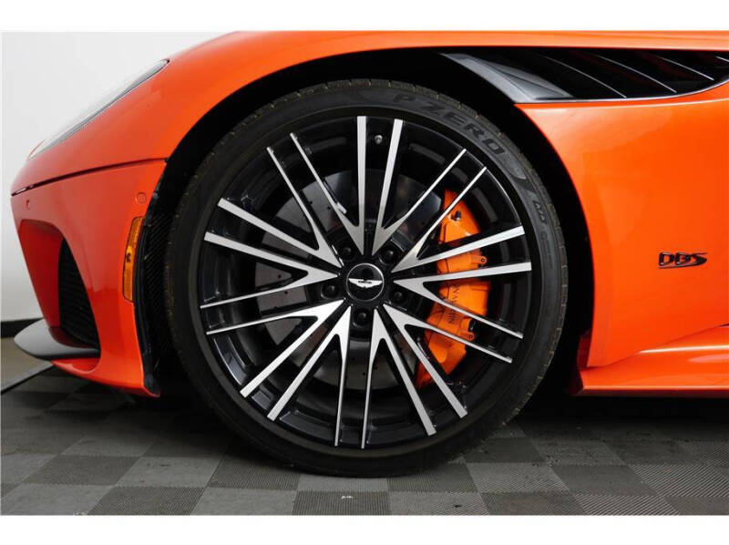 2022 Aston Martin DBS Superleggera