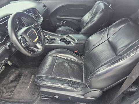 2015 Dodge Challenger SXT Plus