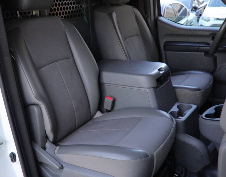 2020 Nissan NV 2500 HD SV