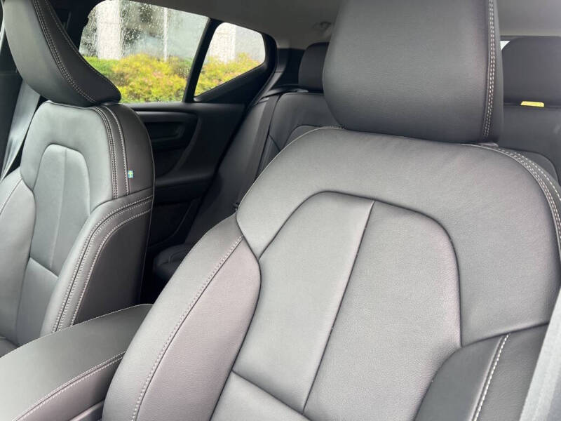 2026 Volvo XC40 B5 Core