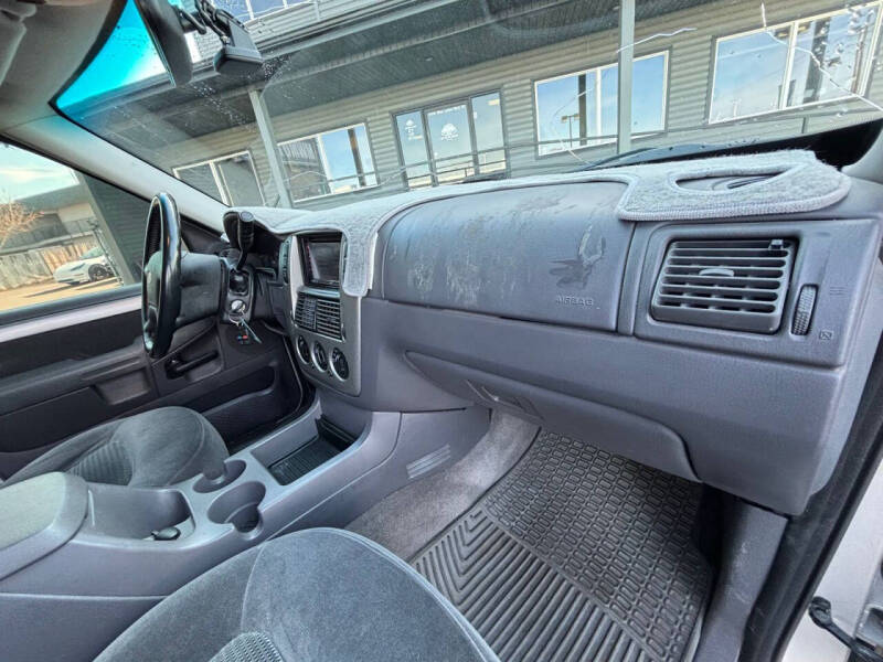 2003 Ford Explorer XLT