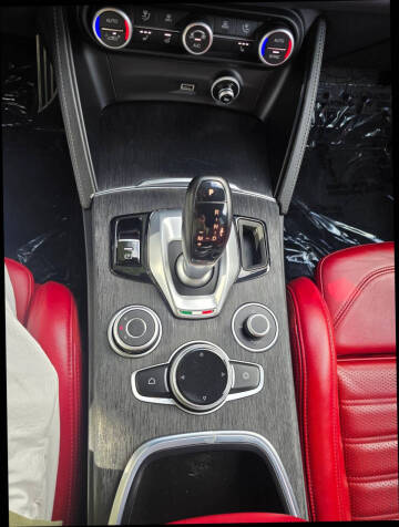 2022 Alfa Romeo Stelvio Sprint