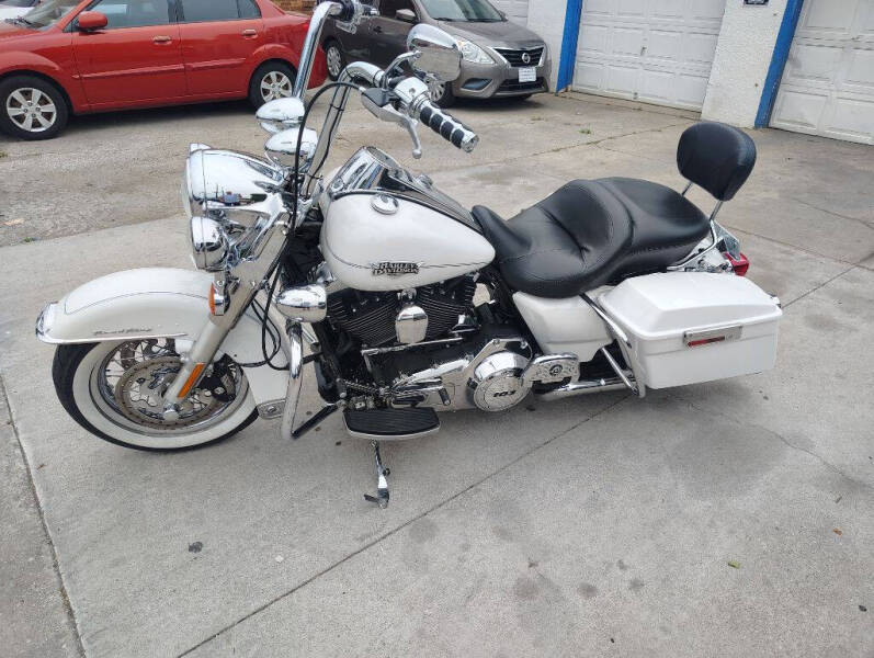 2013 Harley-Davidson TOURING