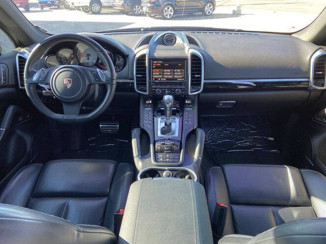 2020 Porsche Macan Turbo