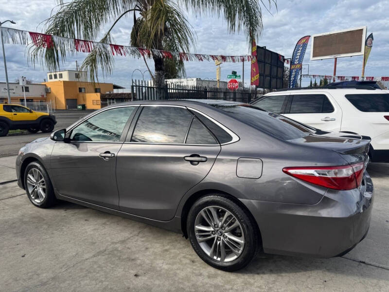 2017 Toyota Camry SE