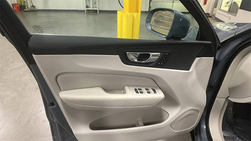 2023 Volvo XC60 B5 Core