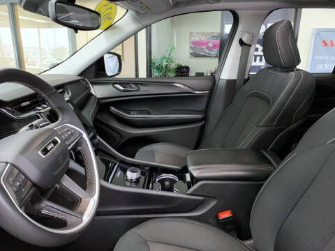 2023 Jeep Grand Cherokee Laredo
