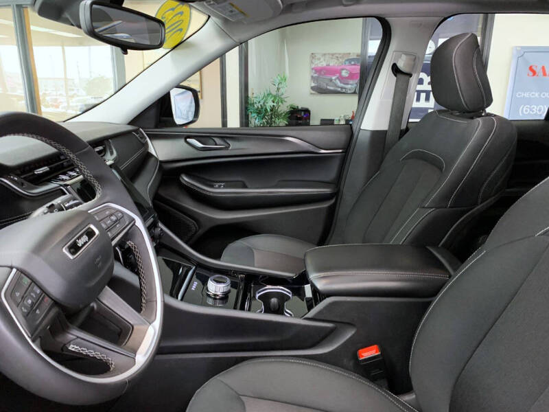 2023 Jeep Grand Cherokee Laredo