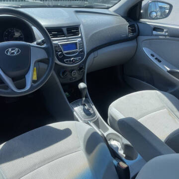 2013 Hyundai Accent GLS