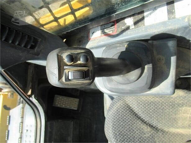 2011 John Deere 329D