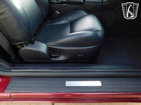 2004 Ford Thunderbird Deluxe