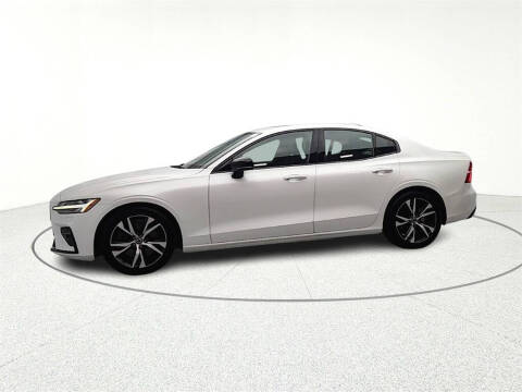 2019 Volvo S60 T6 R-Design