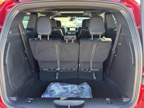 2027 Chrysler Pacifica Limited