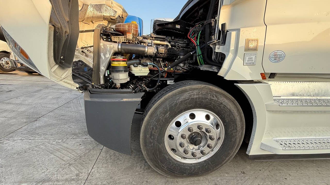 2019 Freightliner Cascadia for sale at KING TRUCK TRAILER SALES in Bakersfield, CA