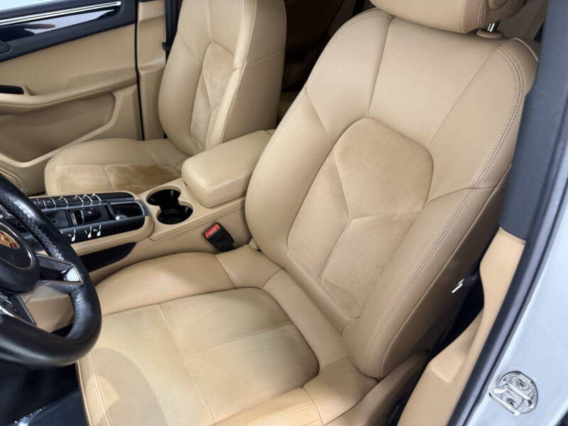 2017 Porsche Macan