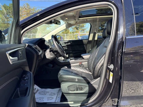 2024 Ford Edge Titanium