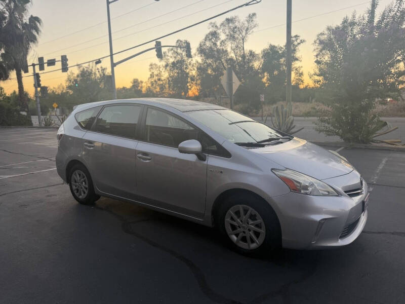 2014 Toyota Prius v Three