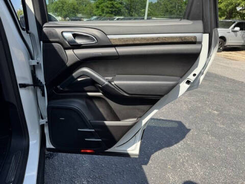 2017 Porsche Cayenne Platinum Edition