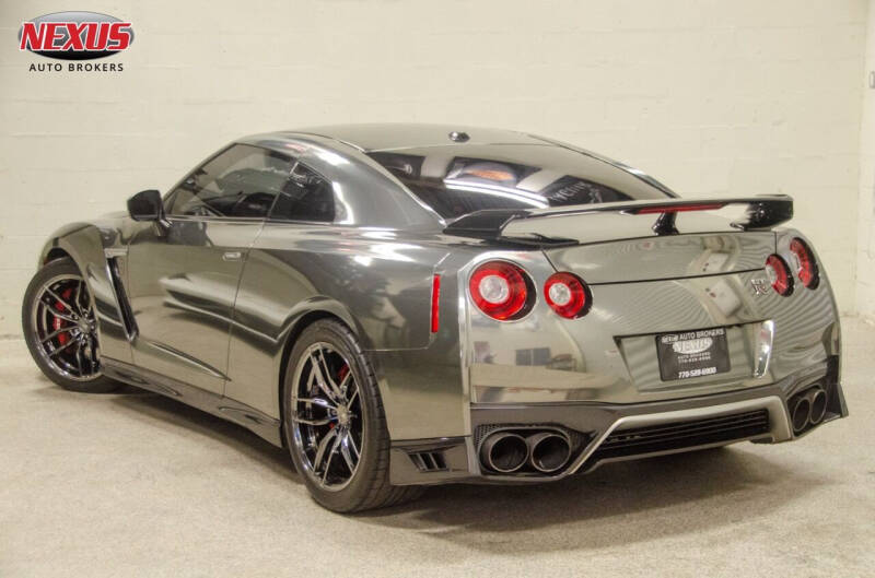 2017-nissan-gt-r-premium-awd-2dr-coupe.j