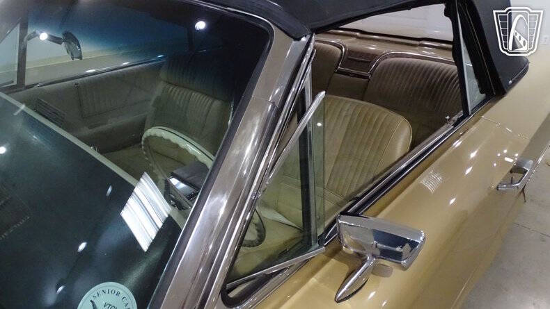 1966 Ford Thunderbird