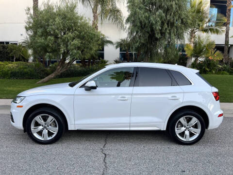 2018 Audi Q5 2.0T quattro Premium Plus