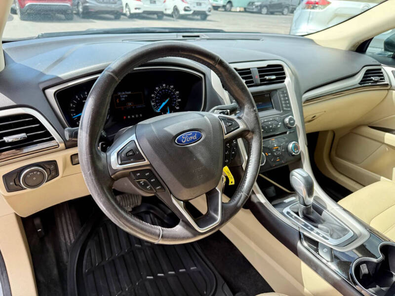 2016 Ford Fusion SE
