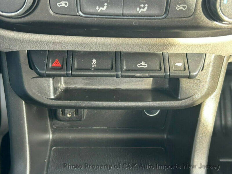 2022 GMC Canyon Elevation Standard