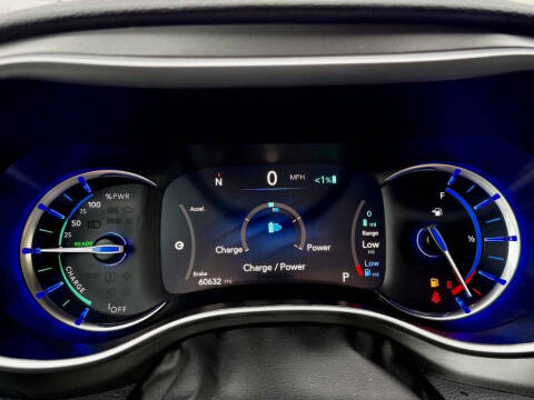 2024 Chrysler Pacifica Plug-In Hybrid Select