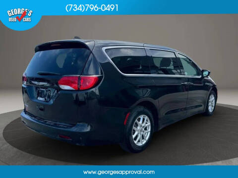 2023 Chrysler Voyager LX