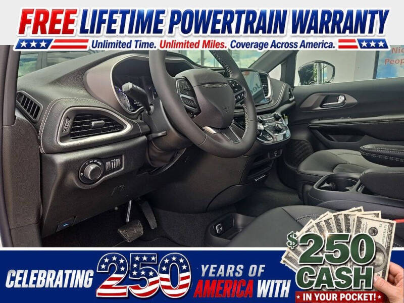 2027 Chrysler Pacifica Select