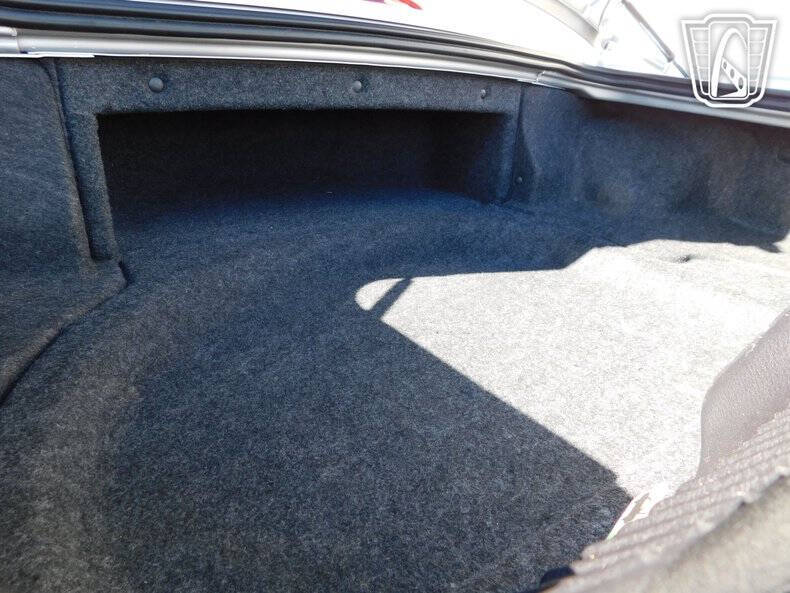 2004 Ford Thunderbird Deluxe