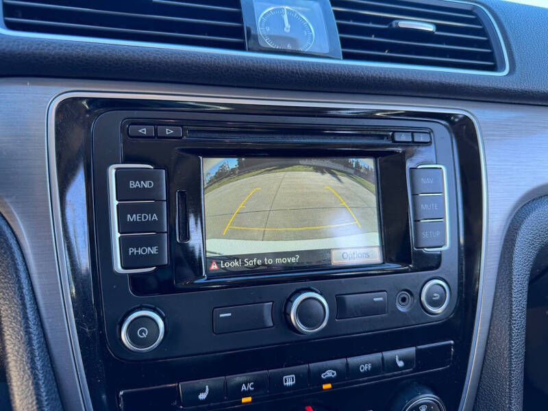 2015 Volkswagen Passat 1.8T SE