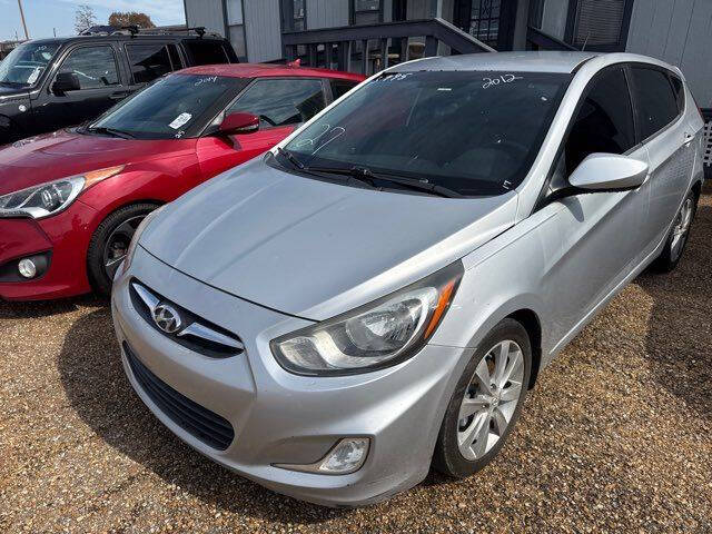 2012 Hyundai Accent SE