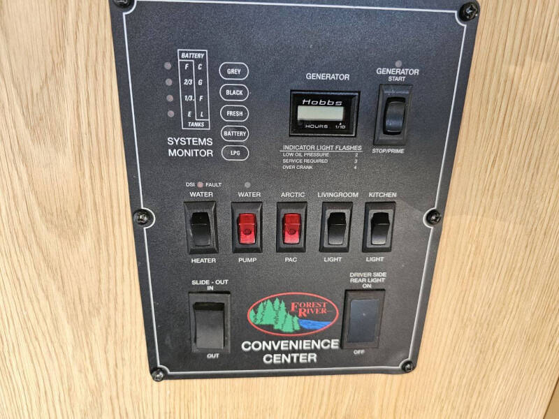 2004 Lexington Class C Mini Motorhome