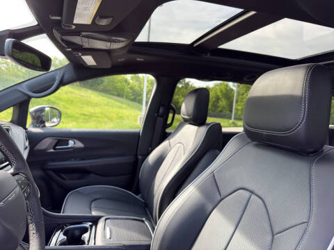 2027 Chrysler Pacifica Limited