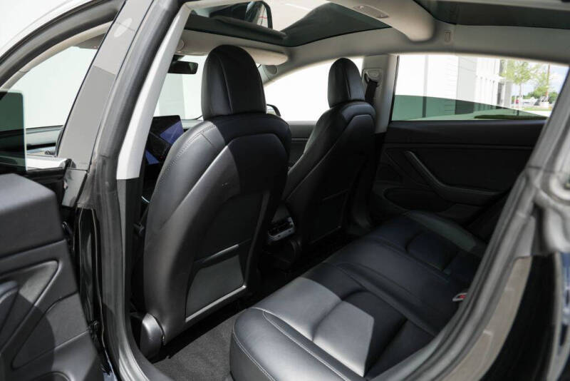2019 Tesla Model 3 Mid Range