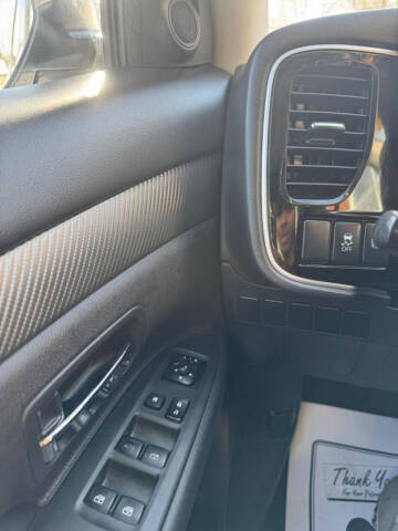 2016 Mitsubishi Outlander SE