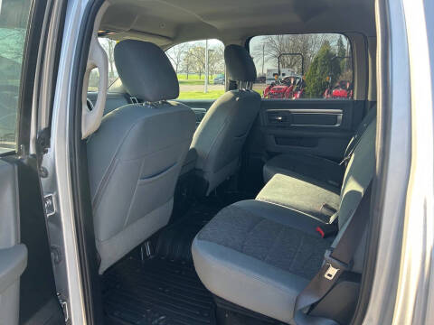 2017 RAM 1500 SLT