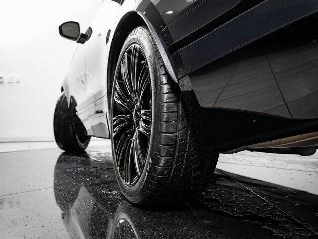 2022 Land Rover Range Rover Velar P250 R-Dynamic S