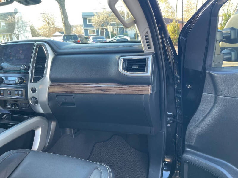 2021 Nissan Titan SL