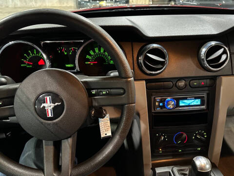 2005 Ford Mustang GT Deluxe