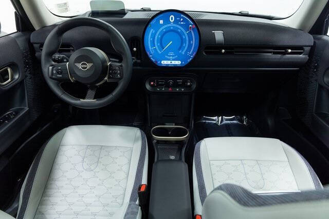 2025 MINI Hardtop 2 Door Cooper Signature Trim