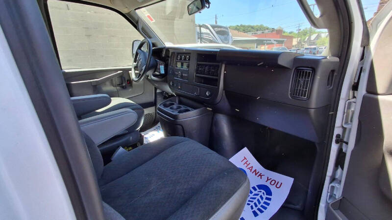 2024 GMC Savana 2500