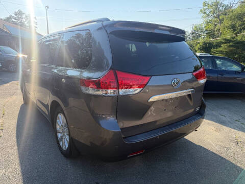 2011 Toyota Sienna Limited 7-Passenger